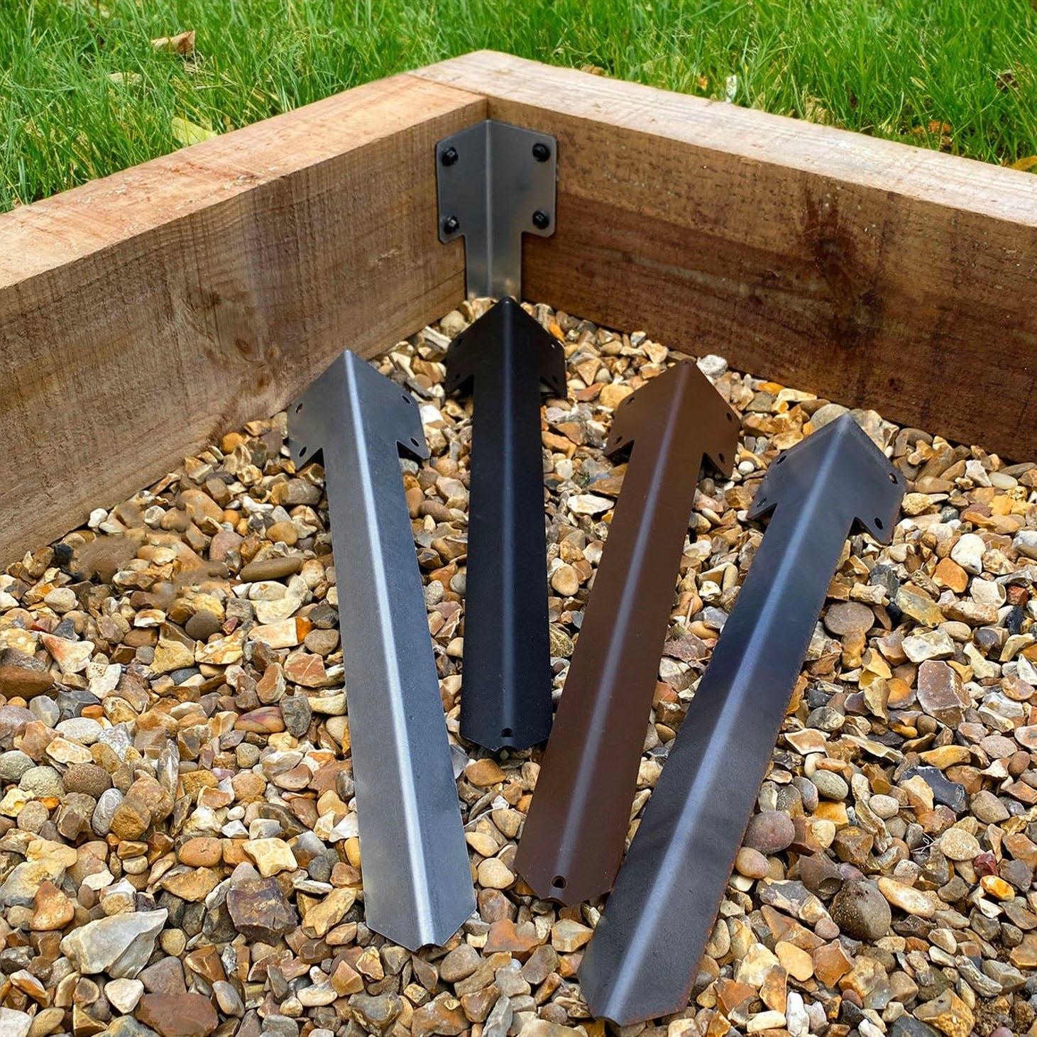 SleeperFit Single Tier Corner Railway Sleeper Bracket with Stake - Suitable for Planters, Raised Beds, Driveway & Path Edging - Indoor Outdoors
