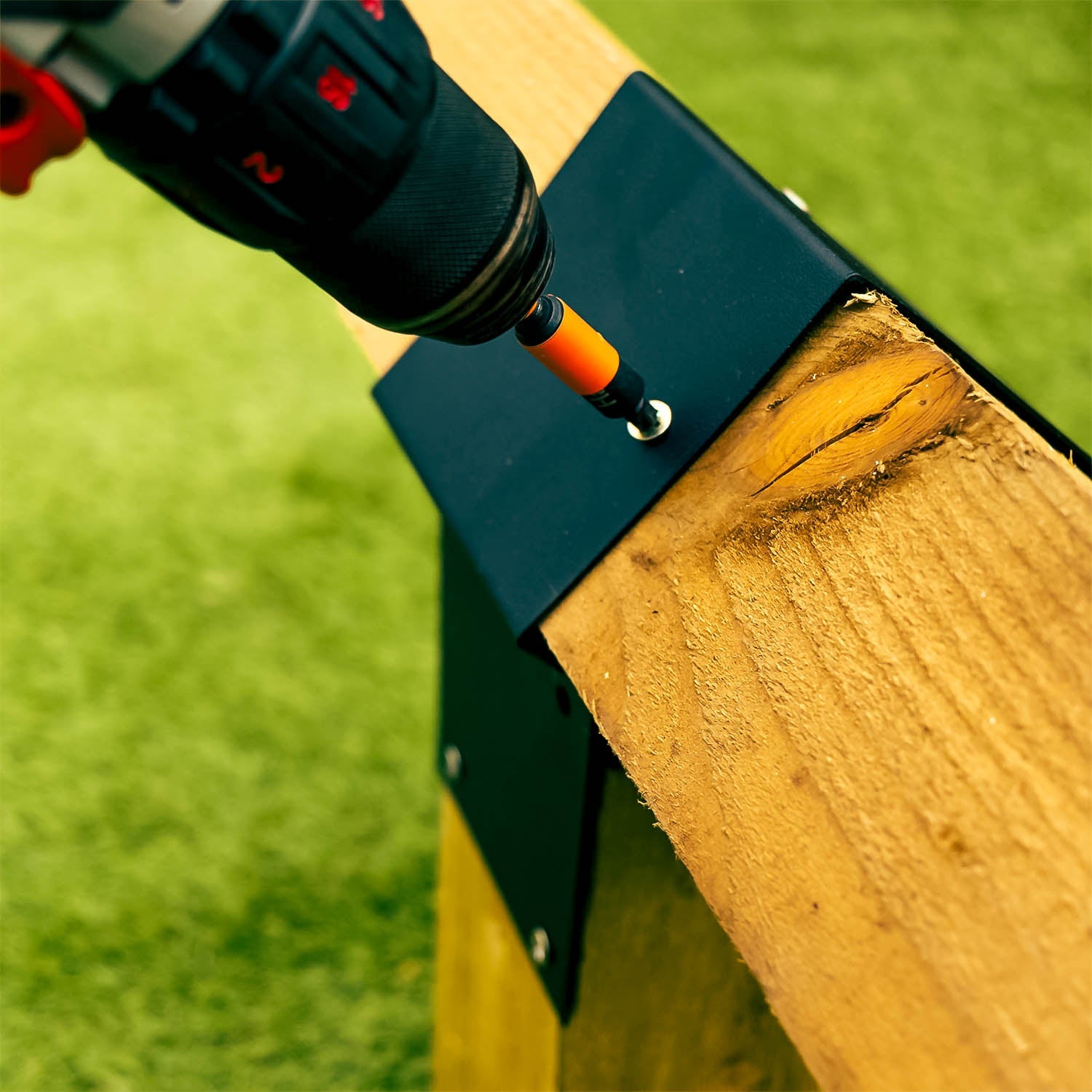 Knee Rail Fence Bracket for 4" x 4" Birdsmouth & Diamond Posts