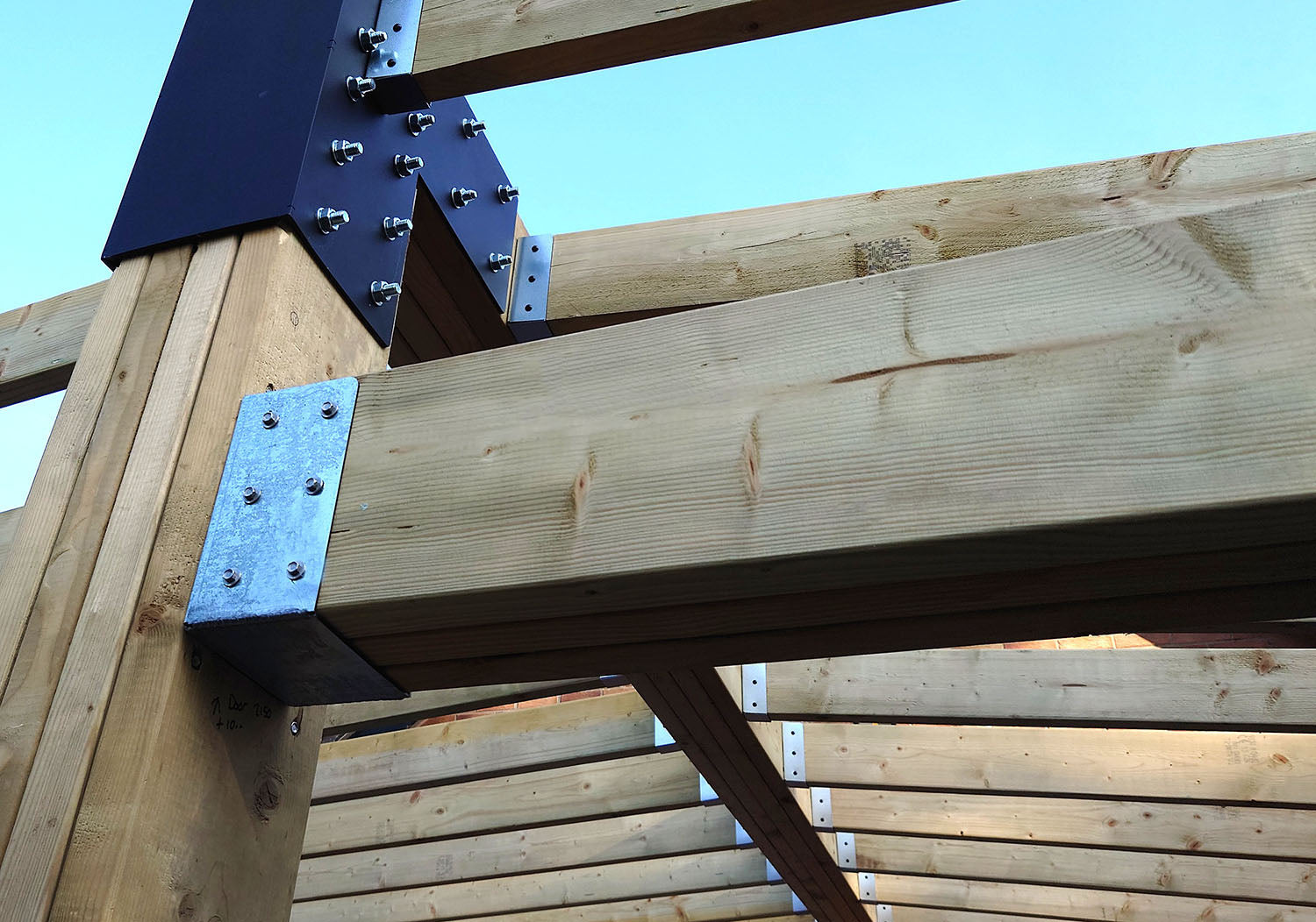 Factory Rafters Rafter Brackets for 140mm x 200mm Wood - Heavy Duty Welded - The ...