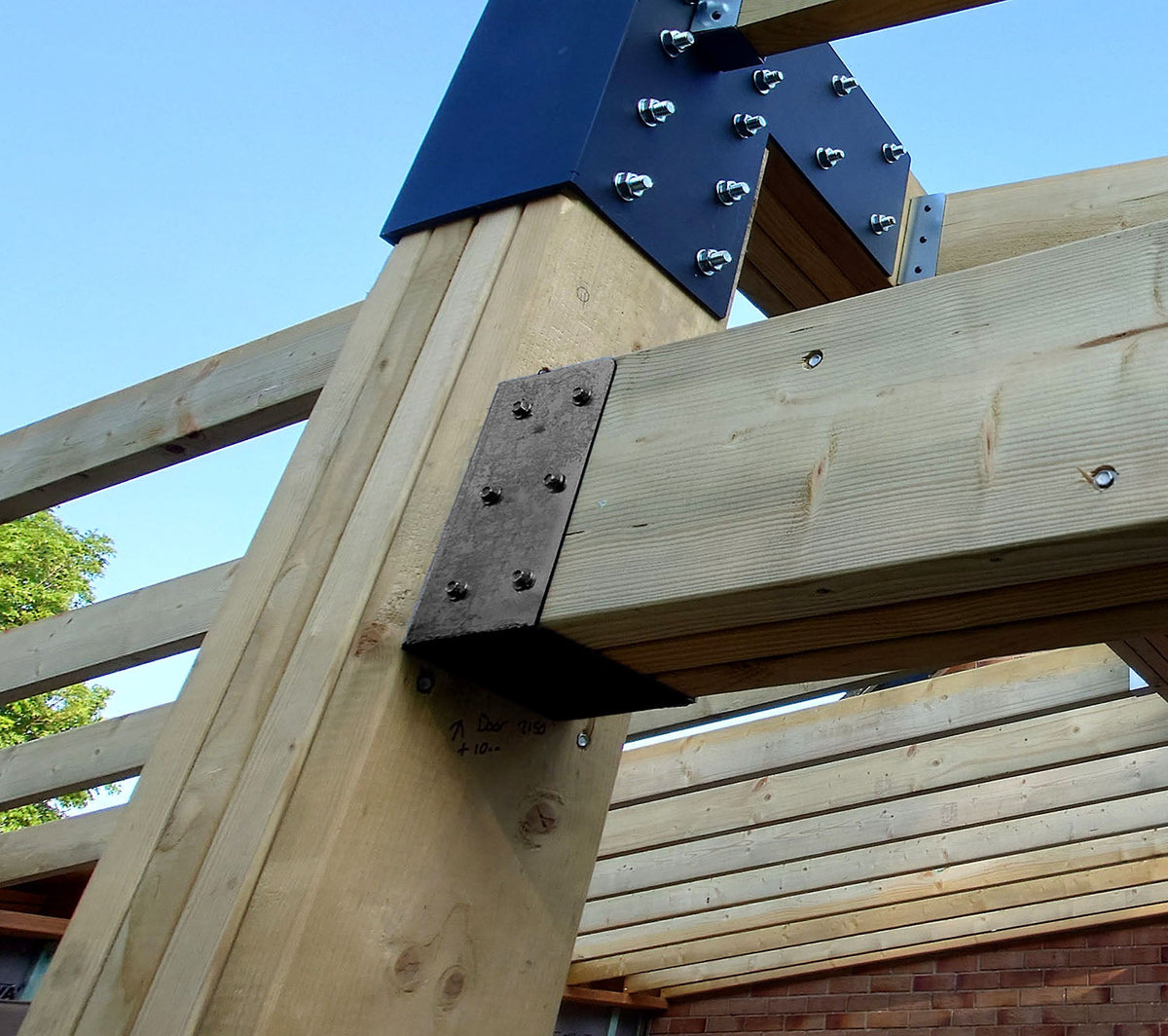 Factory Rafters Rafter Brackets for 140mm x 200mm Wood - Heavy Duty Welded - The ...