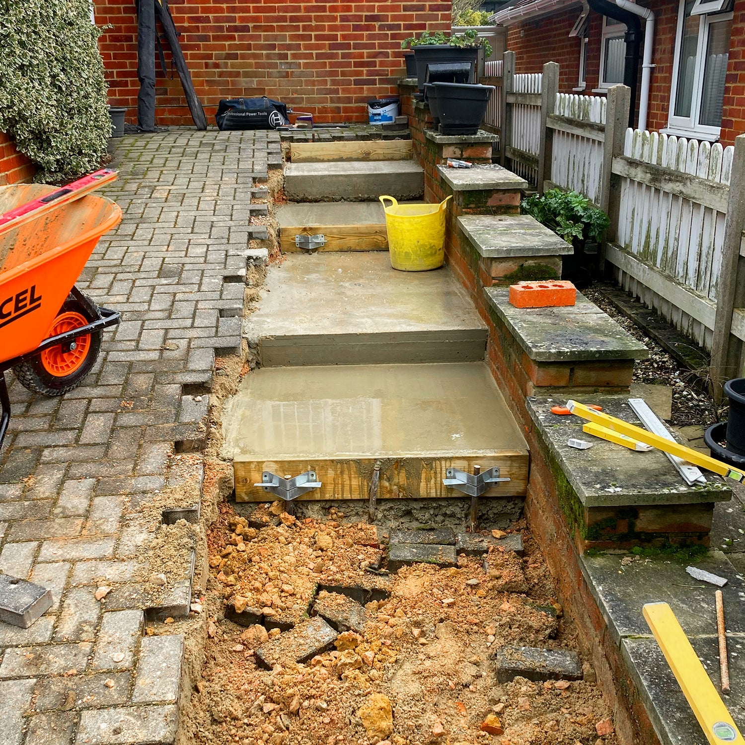 Concrete Road Form for Construction - Bracket, Wedge & Pins - Indoor Outdoors
