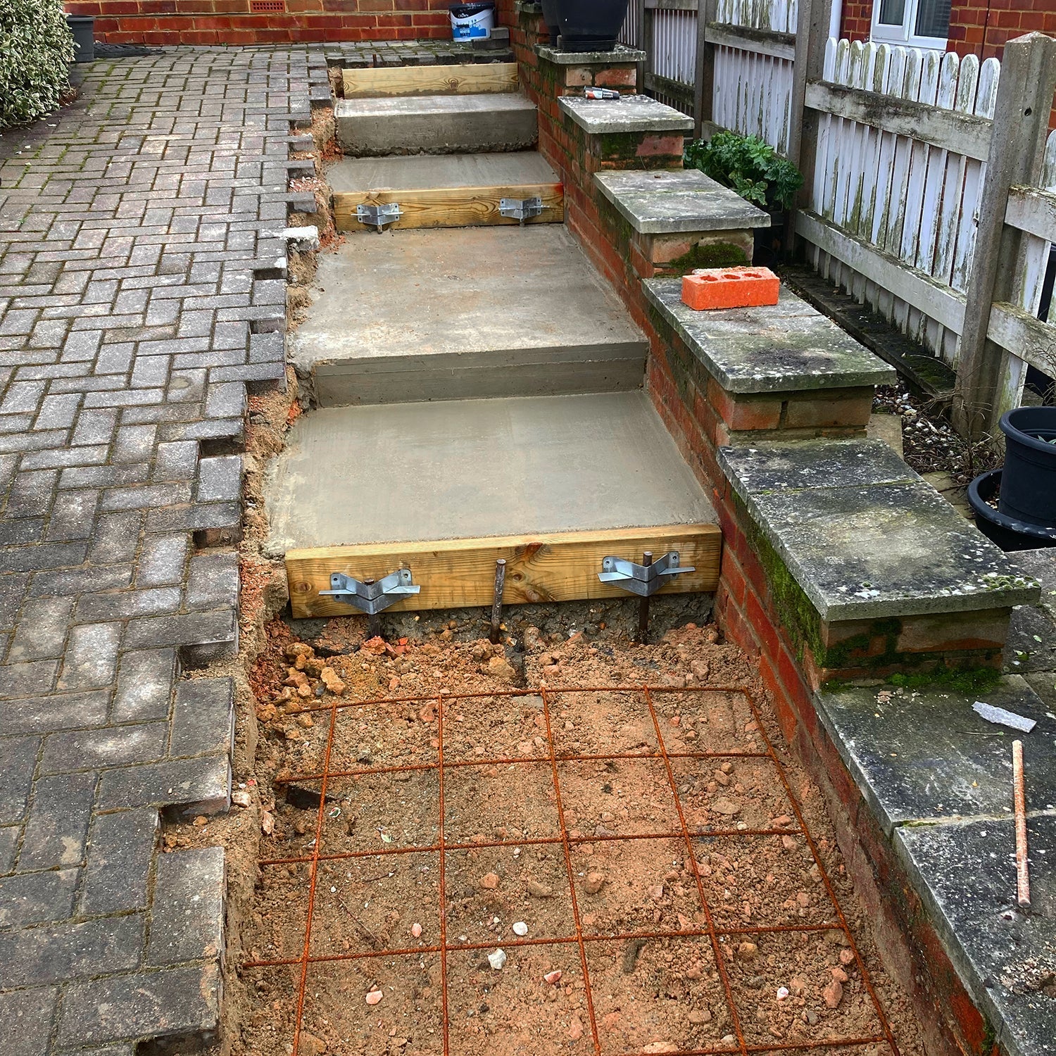Concrete Road Form for Construction - Bracket, Wedge & Pins - Indoor Outdoors