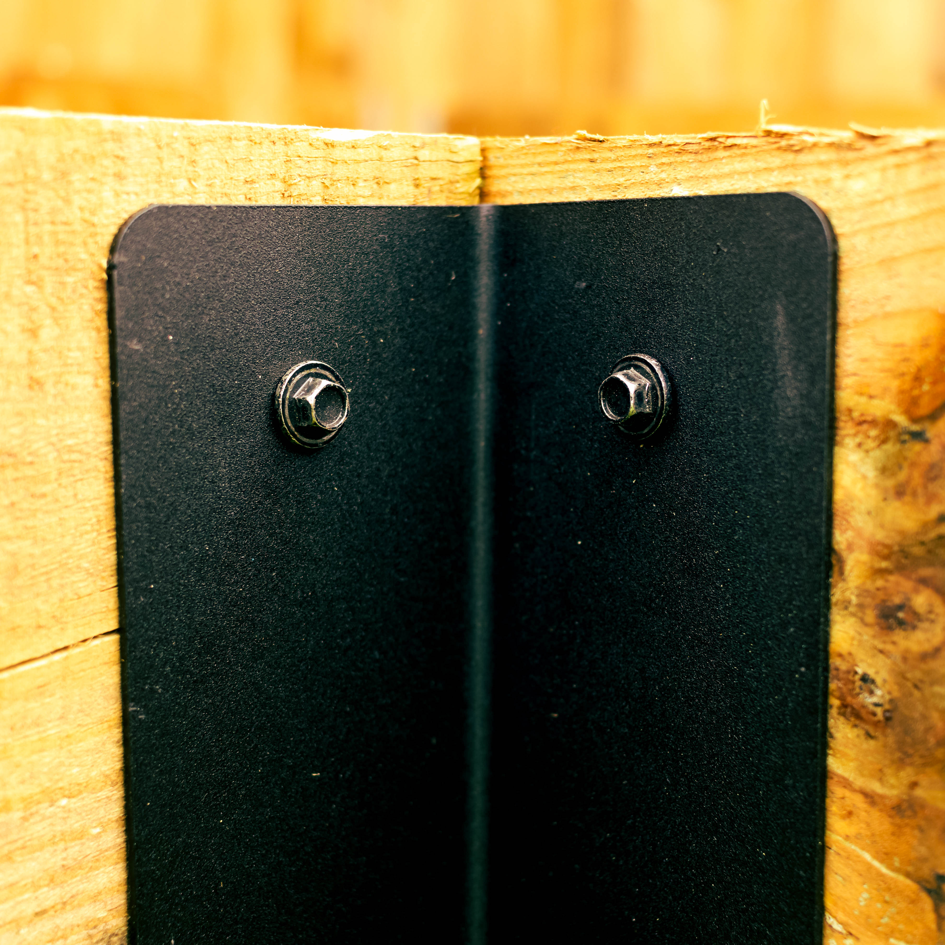 Large Internal & External Corner Railway Sleeper Bracket