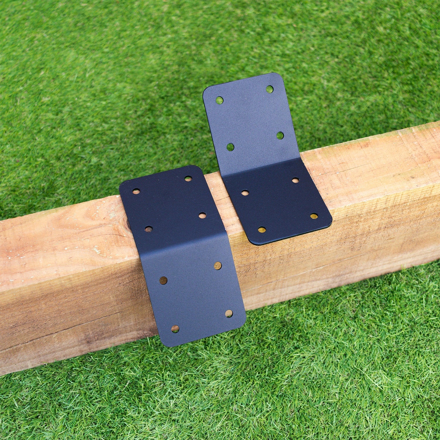 Extra-Strong 45° Angled Corner Railway Sleeper Bracket