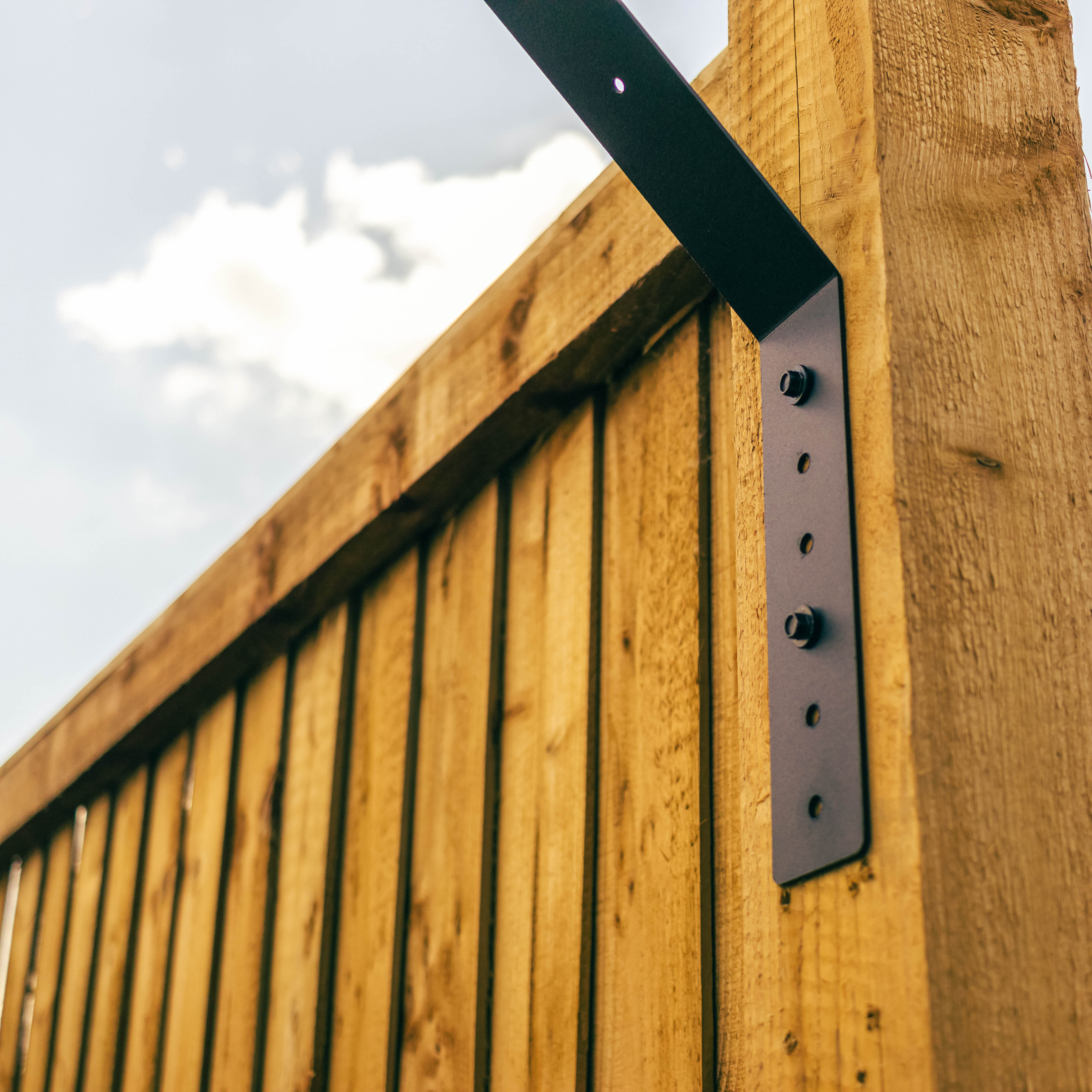 Cat Proof Protection & Enclosure Fence Extension Brackets
