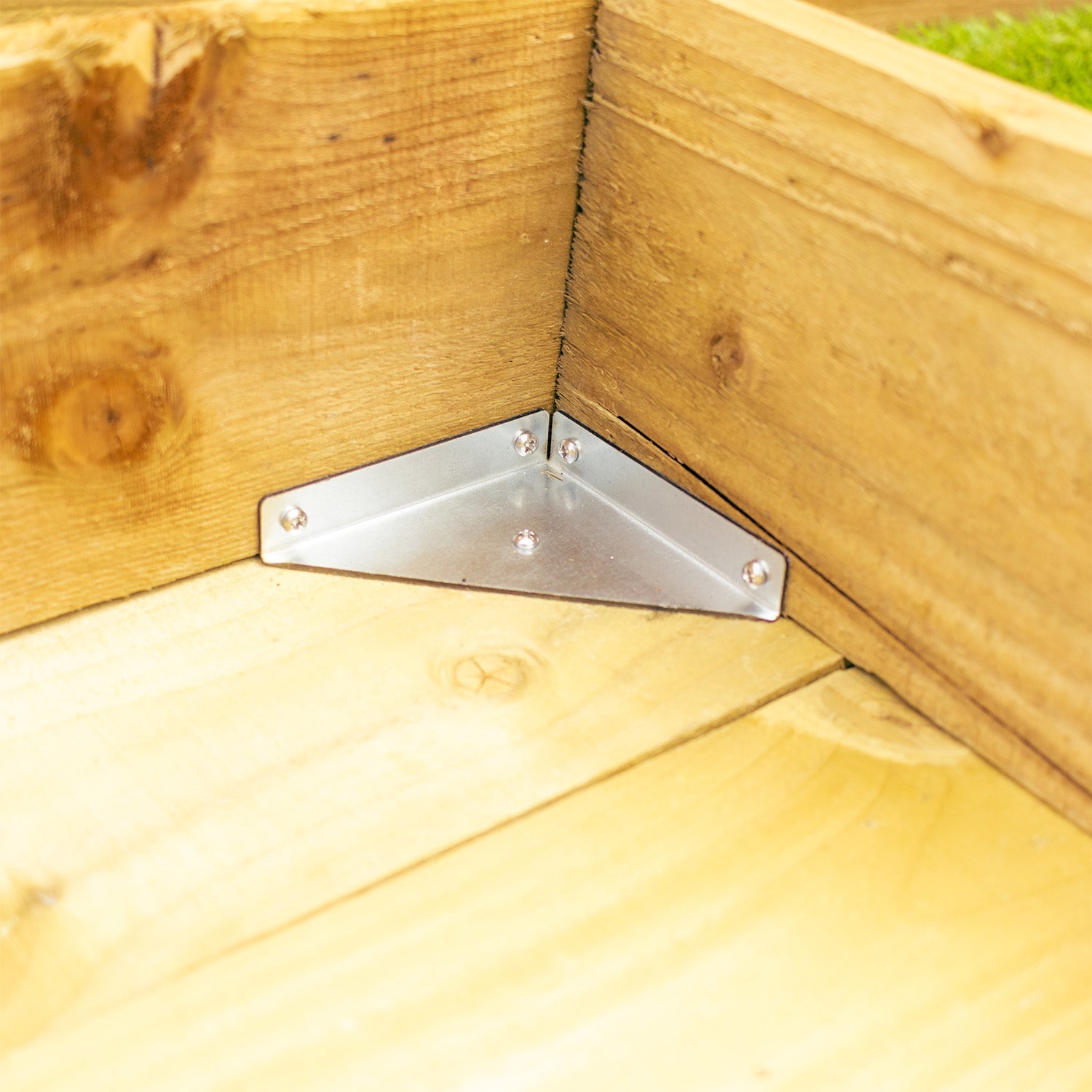 Triangular Steel 100mm Corner Reinforcement Brackets