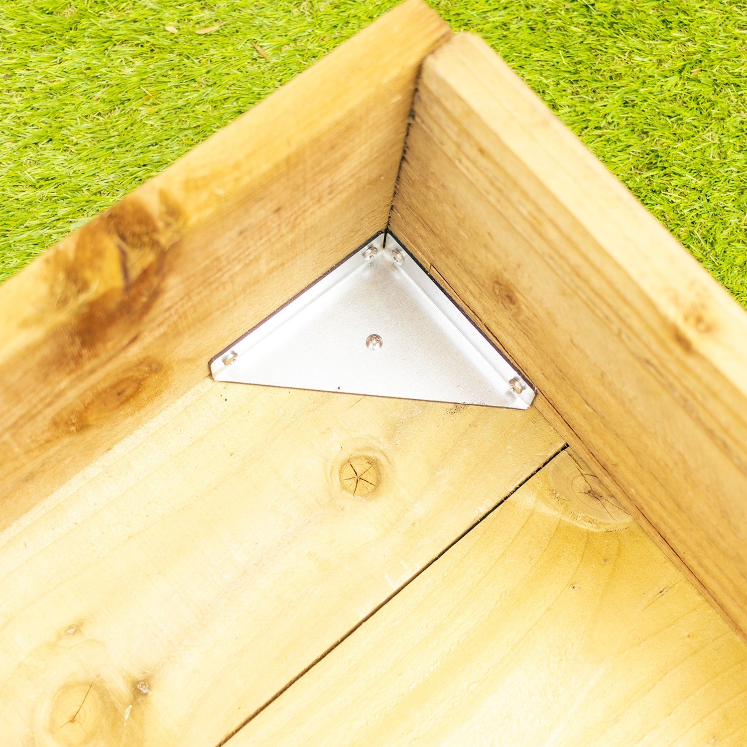 Triangular Steel 100mm Corner Reinforcement Brackets