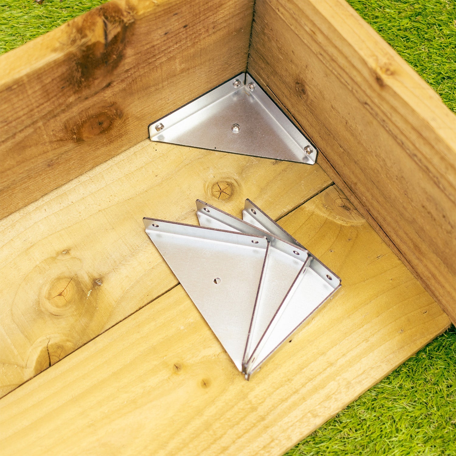 Triangular Steel 100mm Corner Reinforcement Brackets