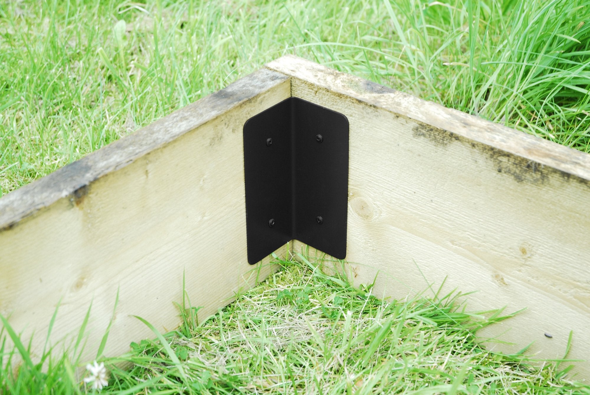 Internal Decorative Corner Railway Sleeper Bracket - Indoor Outdoors