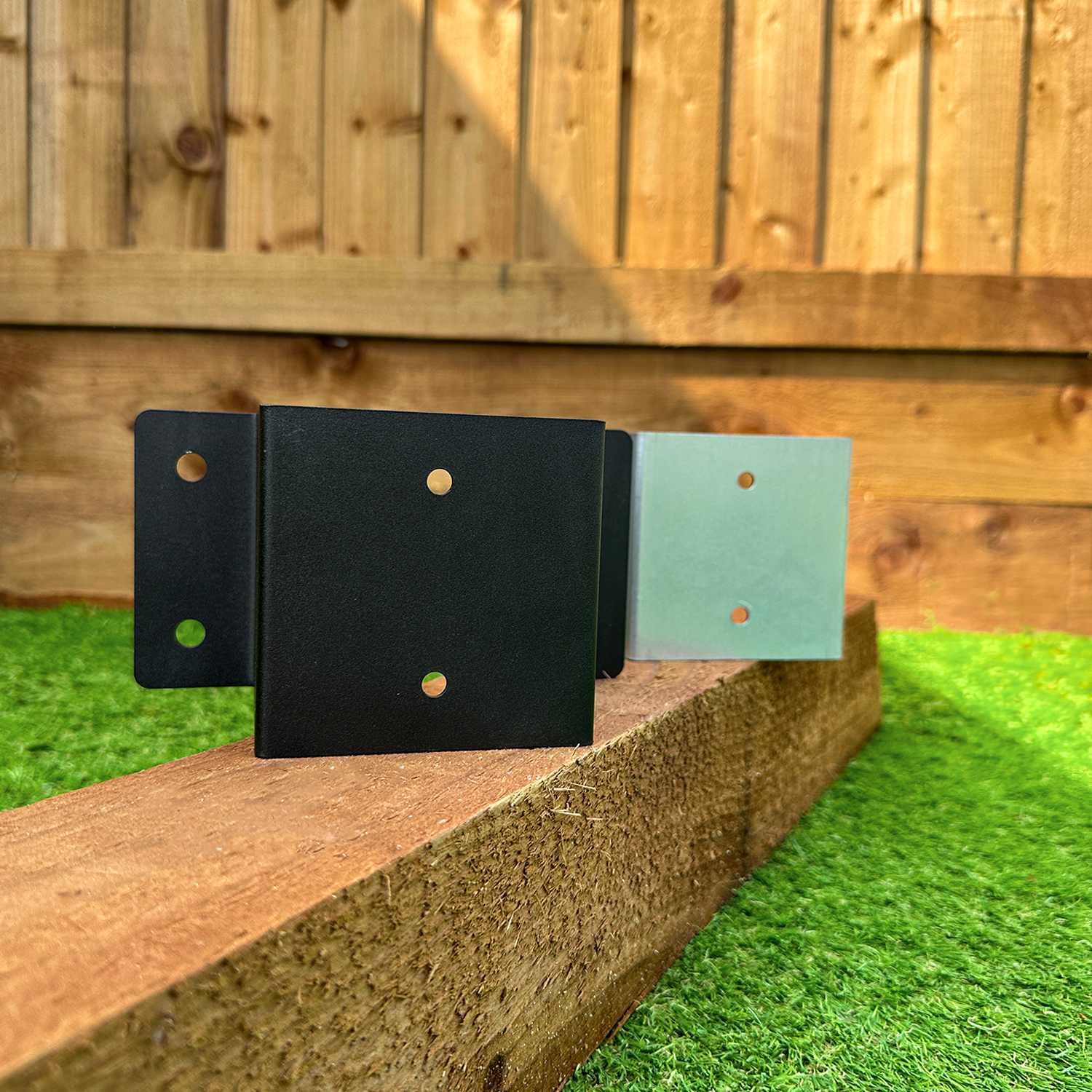 Fence Post to Wall Fixing Bracket for 5" / 125mm Wood